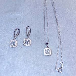 Beautiful sparkling earrings and necklace